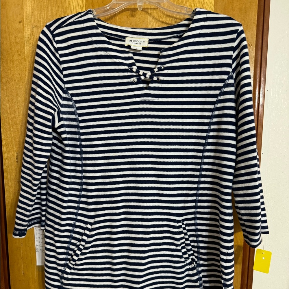 Liz Claiborne weekend top M 100% cotton pockets travel boating